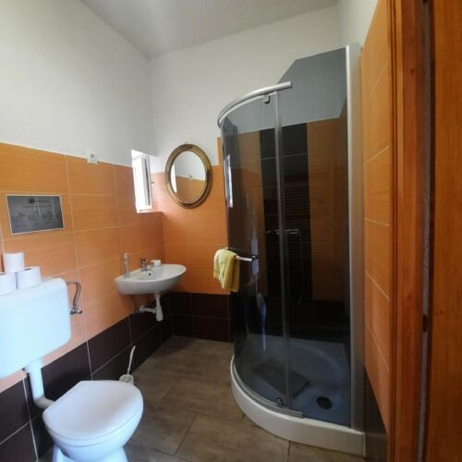 Ikszt Vendeghaz Hotel Dávod Buitenkant foto
