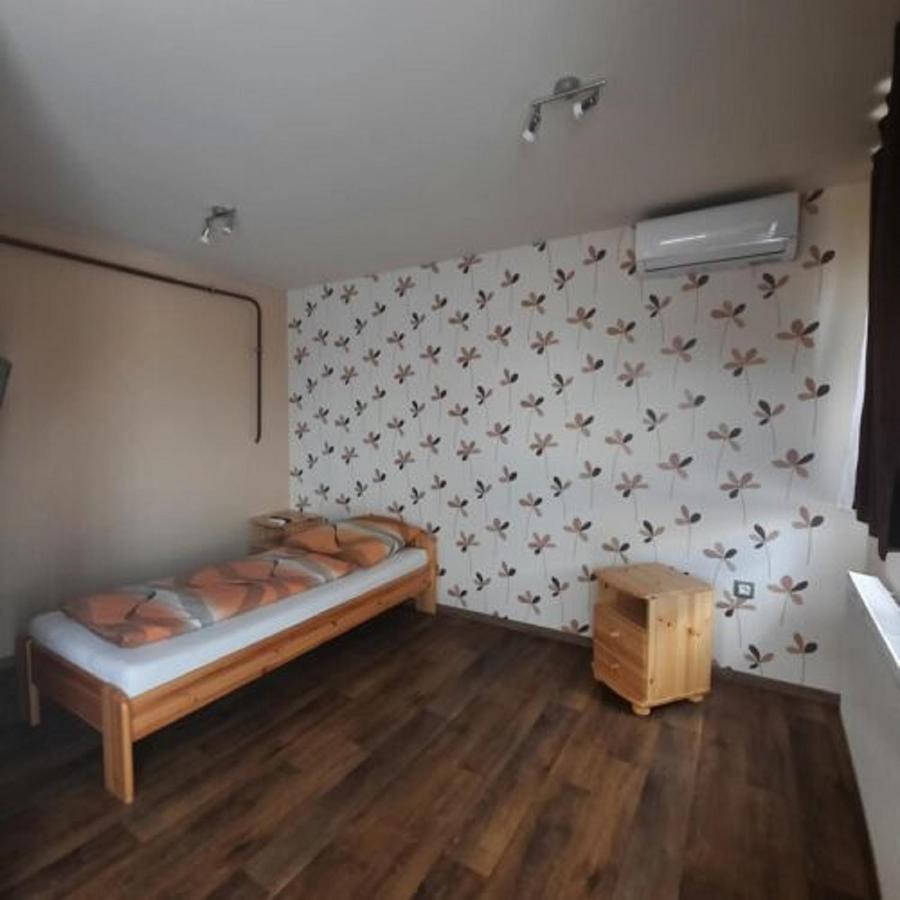 Ikszt Vendeghaz Hotel Dávod Buitenkant foto